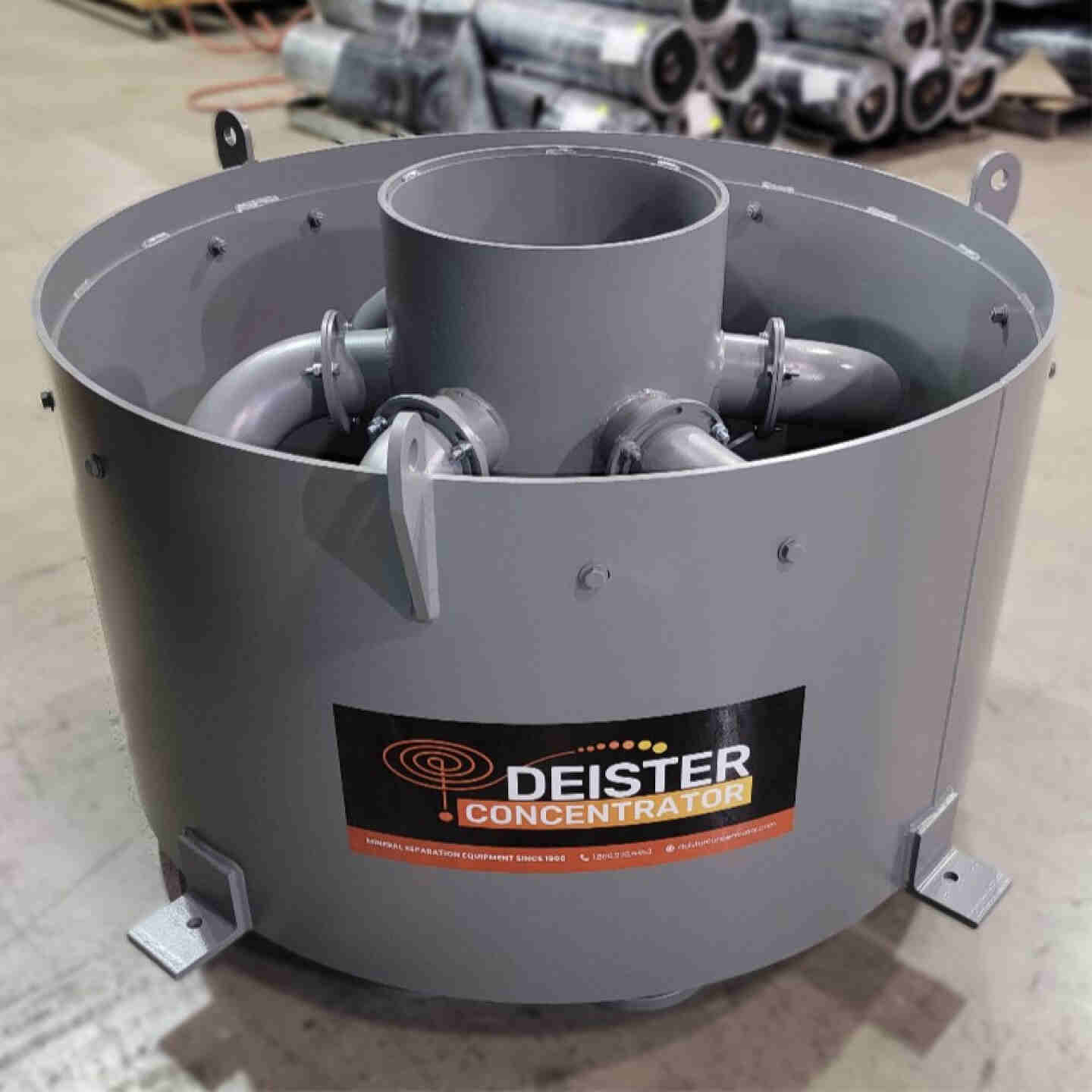 Self-Propelled Feed Distributor Image 2